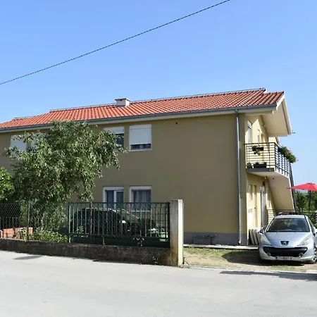 Apartament Botic *